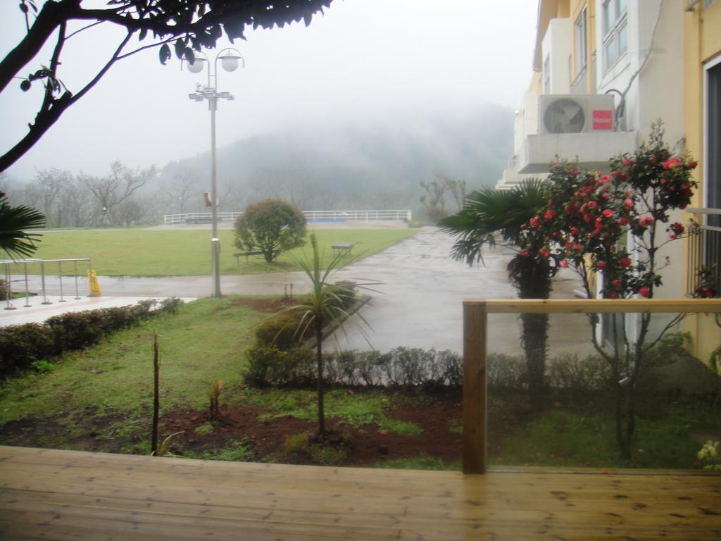 ג'גו Geomunoreum Hostel מראה חיצוני תמונה