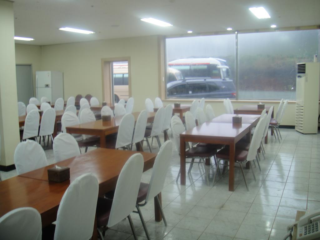ג'גו Geomunoreum Hostel מראה חיצוני תמונה
