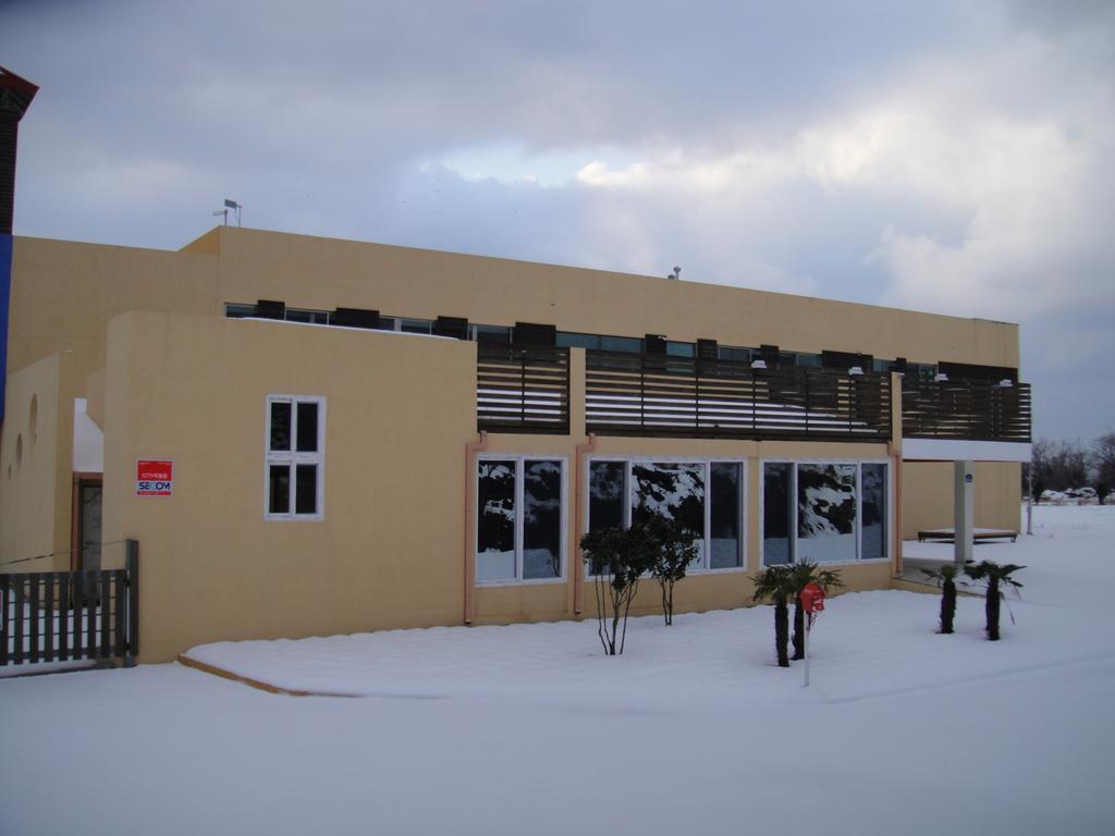 ג'גו Geomunoreum Hostel מראה חיצוני תמונה