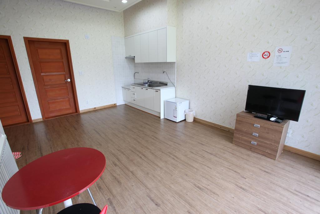 ג'גו Geomunoreum Hostel מראה חיצוני תמונה